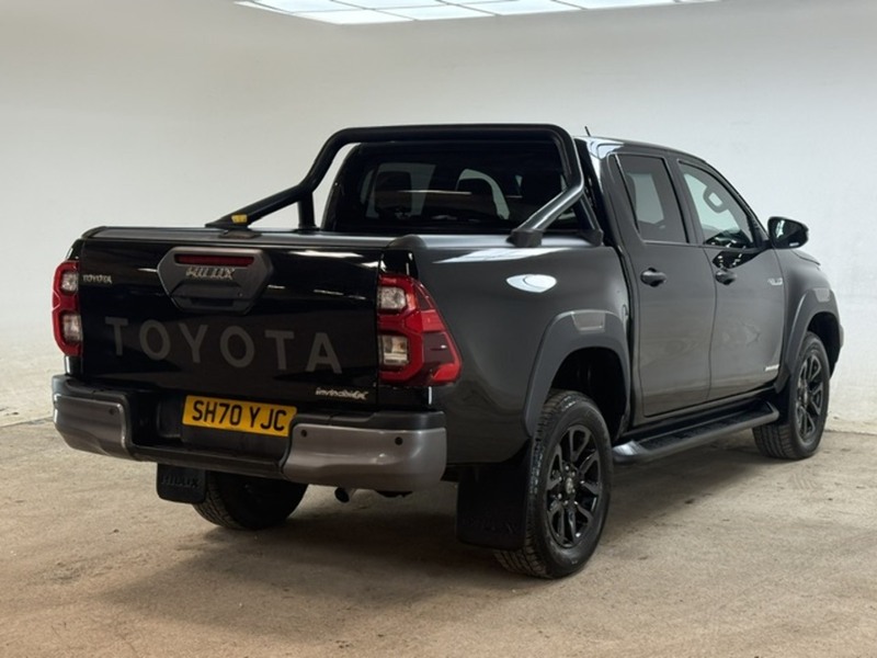 Toyota 2.8 D-4D Invincible X Pickup Double Cab 4dr Diesel Auto 4WD Euro 6 (s/s) (204 ps)