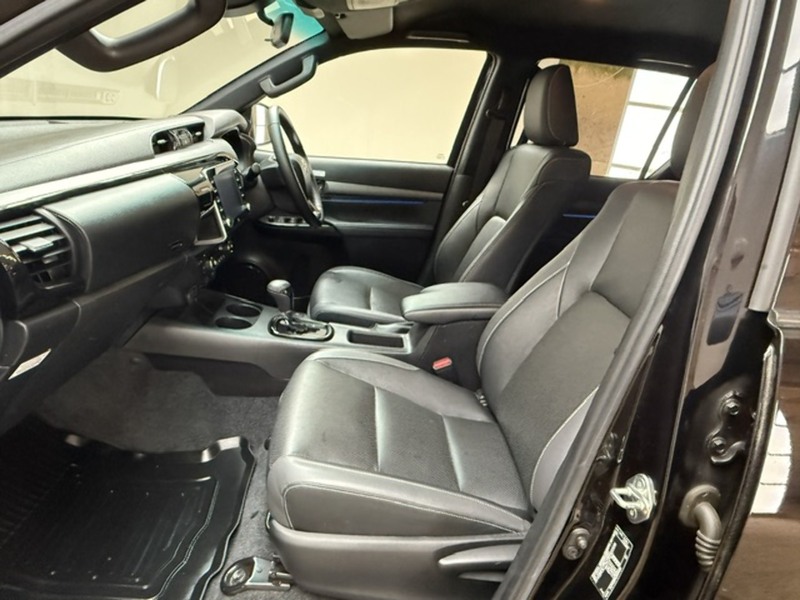 Toyota 2.8 D-4D Invincible X Pickup Double Cab 4dr Diesel Auto 4WD Euro 6 (s/s) (204 ps)