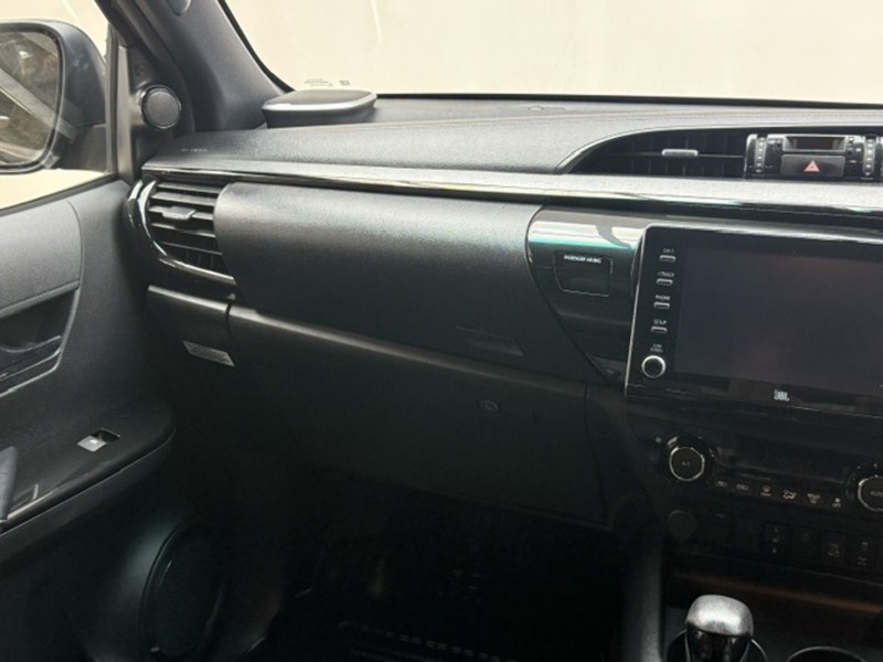 Toyota 2.8 D-4D Invincible X Pickup Double Cab 4dr Diesel Auto 4WD Euro 6 (s/s) (204 ps)