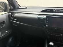 Toyota Hilux D-4D Invincible X 