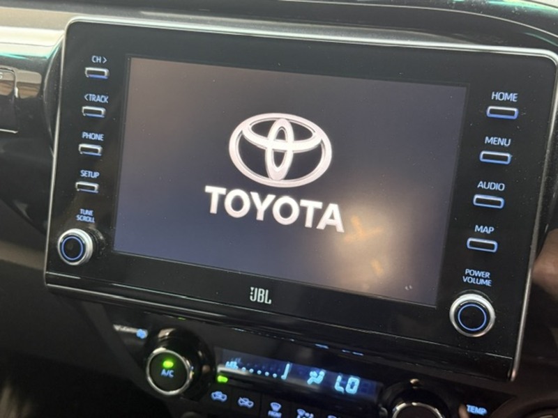 Toyota 2.8 D-4D Invincible X Pickup Double Cab 4dr Diesel Auto 4WD Euro 6 (s/s) (204 ps)