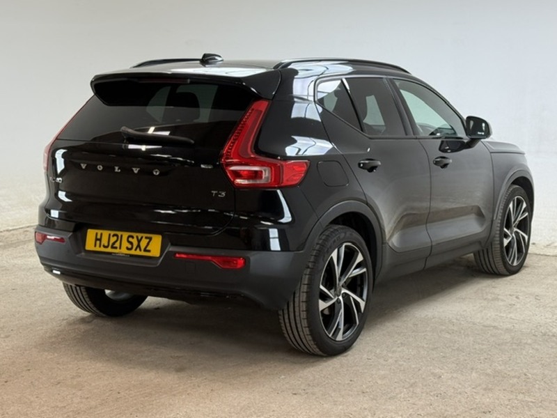 Volvo 1.5 T3 R-Design Pro SUV 5dr Petrol Auto Euro 6 (s/s) (163 ps)