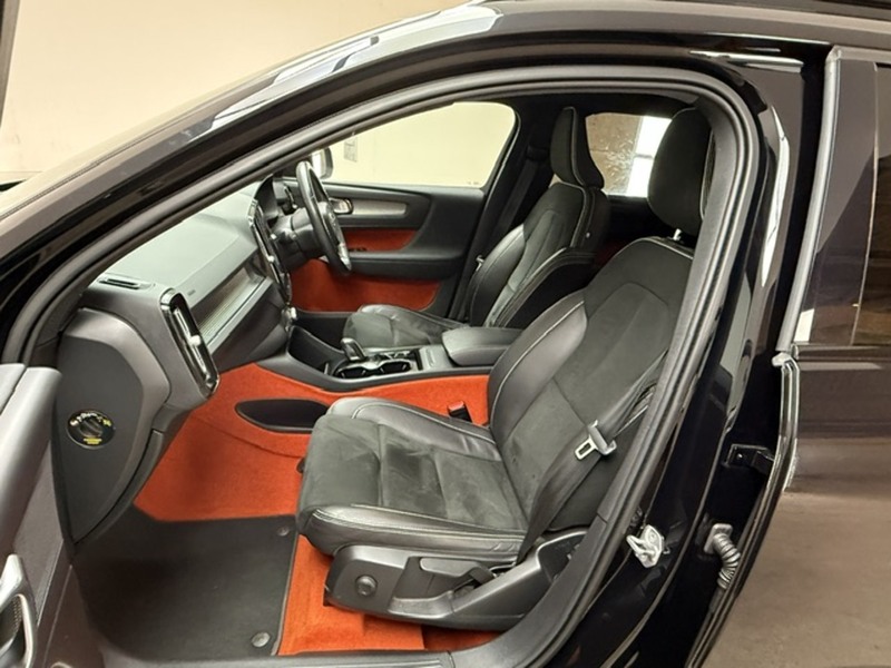 Volvo 1.5 T3 R-Design Pro SUV 5dr Petrol Auto Euro 6 (s/s) (163 ps)