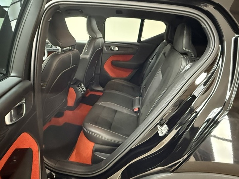 Volvo 1.5 T3 R-Design Pro SUV 5dr Petrol Auto Euro 6 (s/s) (163 ps)