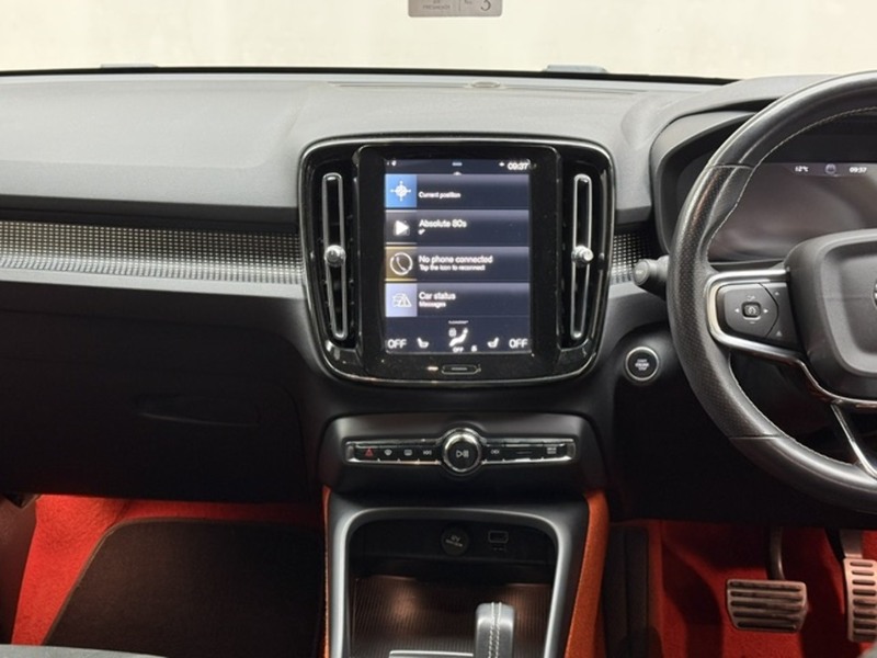 Volvo 1.5 T3 R-Design Pro SUV 5dr Petrol Auto Euro 6 (s/s) (163 ps)