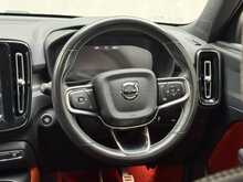 Volvo XC40 T3 R-Design Pro 