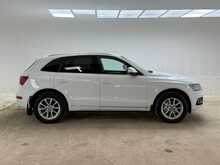 Audi Q5 TFSI SE 
