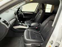 Audi Q5 TFSI SE 