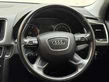 Audi Q5 TFSI SE 