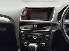 Audi Q5 TFSI SE 