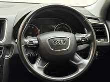 Audi Q5 TFSI SE 
