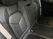 Porsche Macan T V6 GTS 