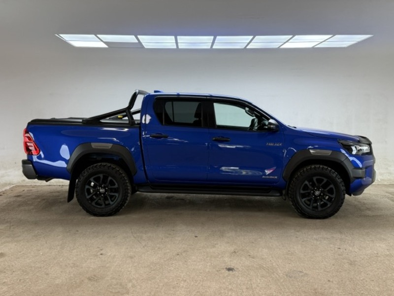 Toyota 2.8 D-4D Invincible X Pickup Double Cab 4dr Diesel Auto 4WD Euro 6 (s/s) (204 ps)