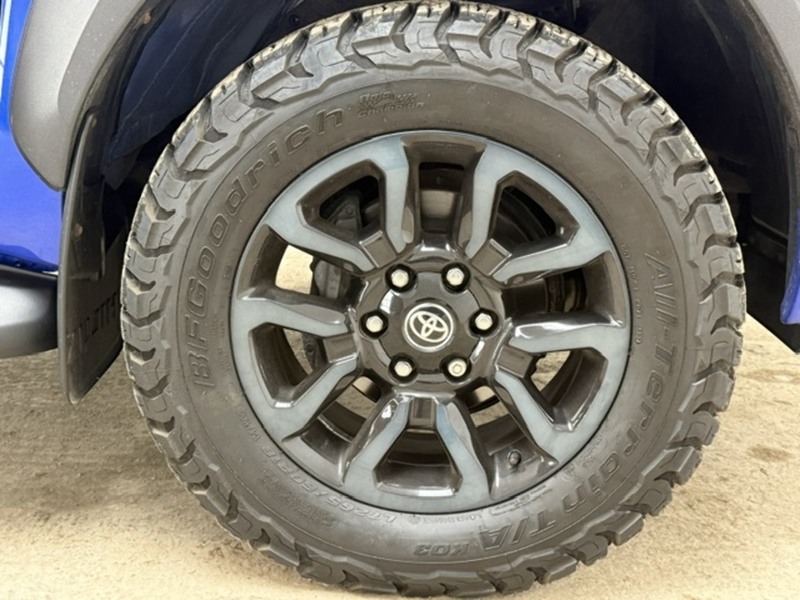 Toyota 2.8 D-4D Invincible X Pickup Double Cab 4dr Diesel Auto 4WD Euro 6 (s/s) (204 ps)