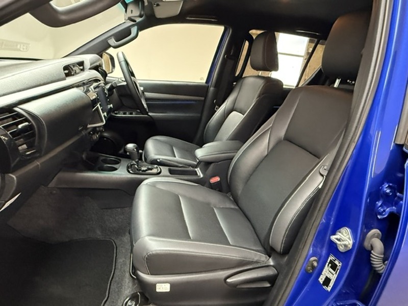 Toyota 2.8 D-4D Invincible X Pickup Double Cab 4dr Diesel Auto 4WD Euro 6 (s/s) (204 ps)