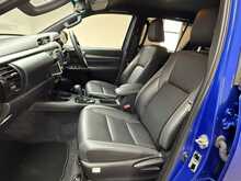 Toyota Hilux D-4D Invincible X 