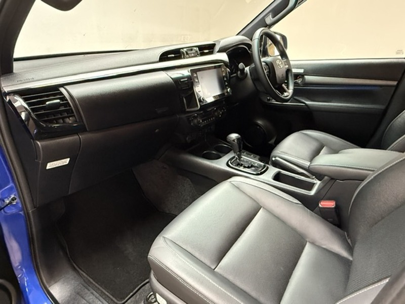 Toyota 2.8 D-4D Invincible X Pickup Double Cab 4dr Diesel Auto 4WD Euro 6 (s/s) (204 ps)