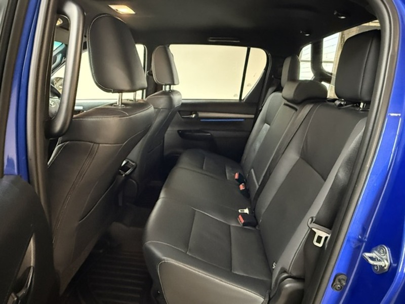 Toyota 2.8 D-4D Invincible X Pickup Double Cab 4dr Diesel Auto 4WD Euro 6 (s/s) (204 ps)