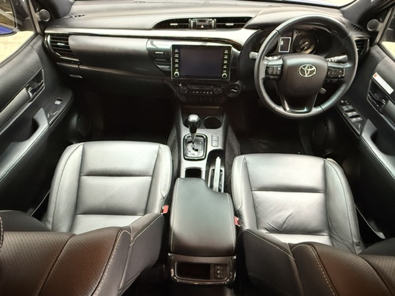 Toyota 2.8 D-4D Invincible X Pickup Double Cab 4dr Diesel Auto 4WD Euro 6 (s/s) (204 ps)