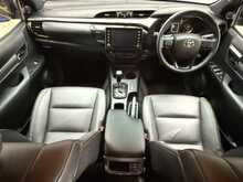 Toyota Hilux D-4D Invincible X 