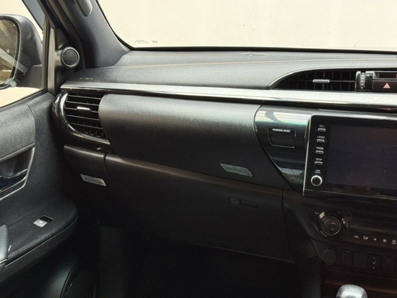Toyota 2.8 D-4D Invincible X Pickup Double Cab 4dr Diesel Auto 4WD Euro 6 (s/s) (204 ps)