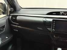 Toyota Hilux D-4D Invincible X 
