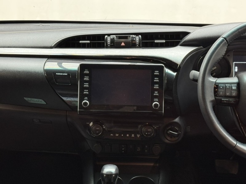 Toyota 2.8 D-4D Invincible X Pickup Double Cab 4dr Diesel Auto 4WD Euro 6 (s/s) (204 ps)