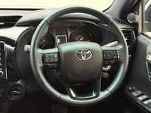 Toyota Hilux D-4D Invincible X 