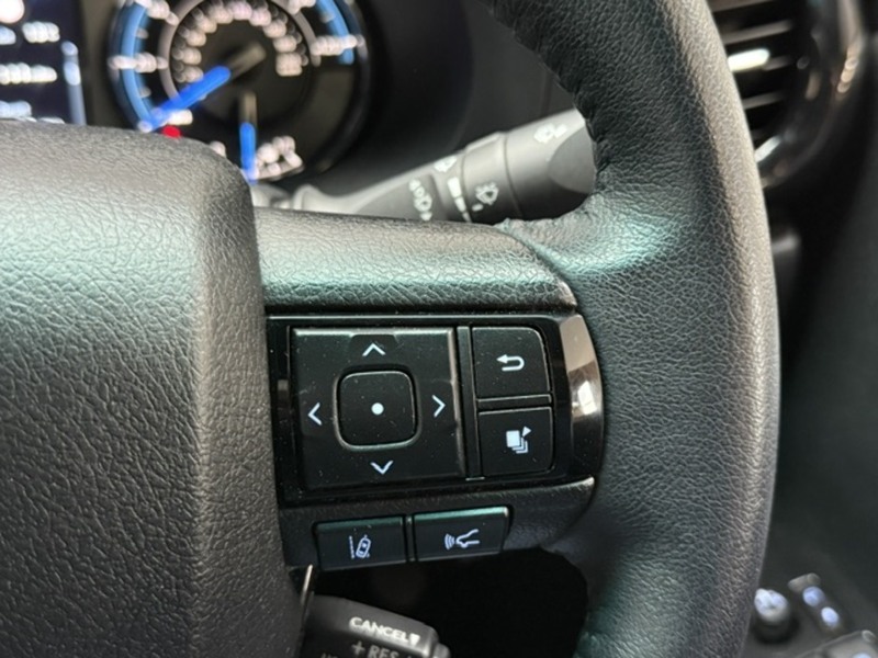Toyota 2.8 D-4D Invincible X Pickup Double Cab 4dr Diesel Auto 4WD Euro 6 (s/s) (204 ps)