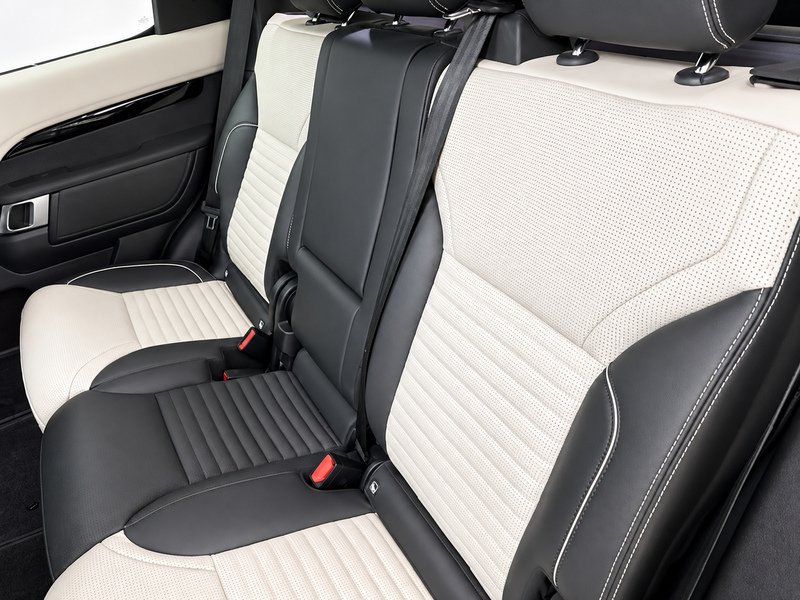 Land Rover 3.0 D300 MHEV R-Dynamic HSE SUV 5dr Diesel Auto 4WD Euro 6 (s/s) (300 ps)
