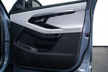 Land Rover Range Rover Evoque P300e R-Dynamic S