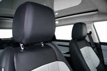 Land Rover Range Rover Evoque P300e R-Dynamic S