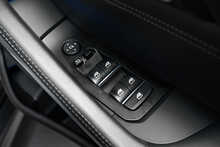 BMW X6 30d MHT Black Vermilion Edition