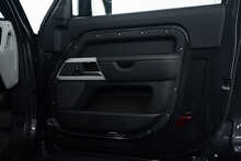 Land Rover Defender 90 D250 MHEV X-Dynamic HSE