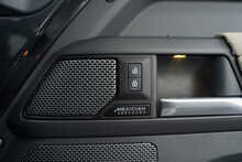 Land Rover Defender 110 D300 MHEV X-Dynamic HSE