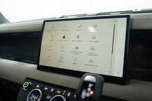 Land Rover Defender 110 D300 MHEV X-Dynamic HSE