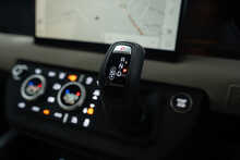 Land Rover Defender 110 D300 MHEV X-Dynamic HSE