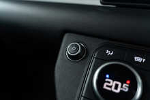 Land Rover Defender 110 D250 MHEV XS Edition