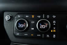 Land Rover Defender 110 D250 MHEV XS Edition