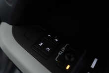 Land Rover Defender 110 D250 MHEV XS Edition