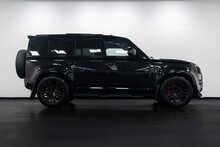 Land Rover Defender 110 D250 MHEV XS Edition