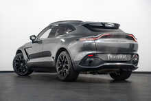 Aston Martin DBX V8