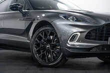 Aston Martin DBX V8