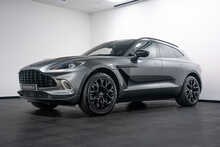 Aston Martin DBX V8