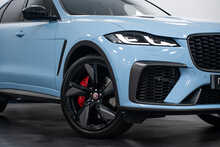 Jaguar F-PACE P550 V8 SVR