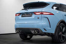 Jaguar F-PACE P550 V8 SVR