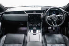 Jaguar F-PACE P550 V8 SVR