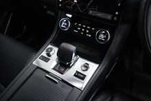 Jaguar F-PACE P550 V8 SVR