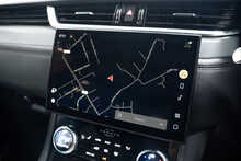 Jaguar F-PACE P550 V8 SVR