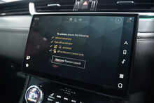 Jaguar F-PACE P550 V8 SVR